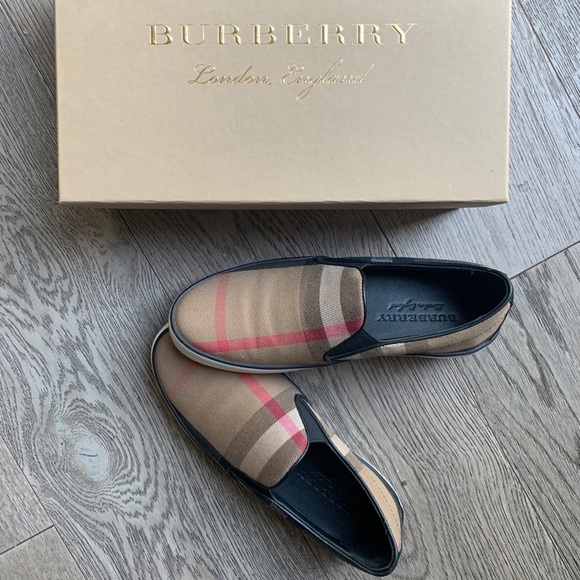 —-SOLD——-Womens Burberry Check Slip on Sneakers - Picture 1 of 7